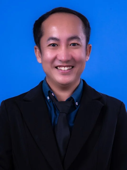 นายเอกสิทธิ์ เรือนแก้ว