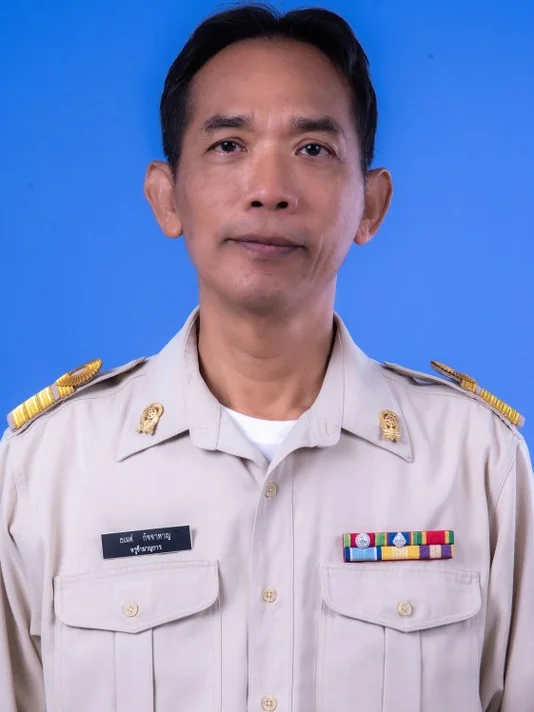 นายธเนศ กิจจาหาญ