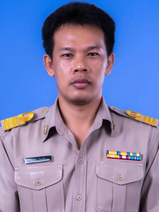 นายมนตรี ใจแก้ว