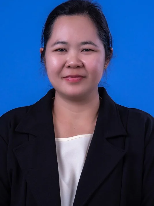 นางวราภรณ์ อะติถะ