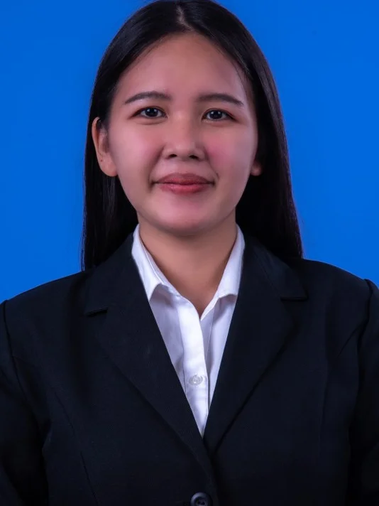 นางสาวกนกพร พงษ์ขาว