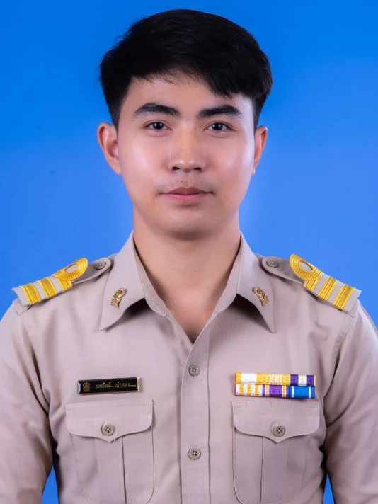 นายนพรัตน์ เบ้าหล่อ